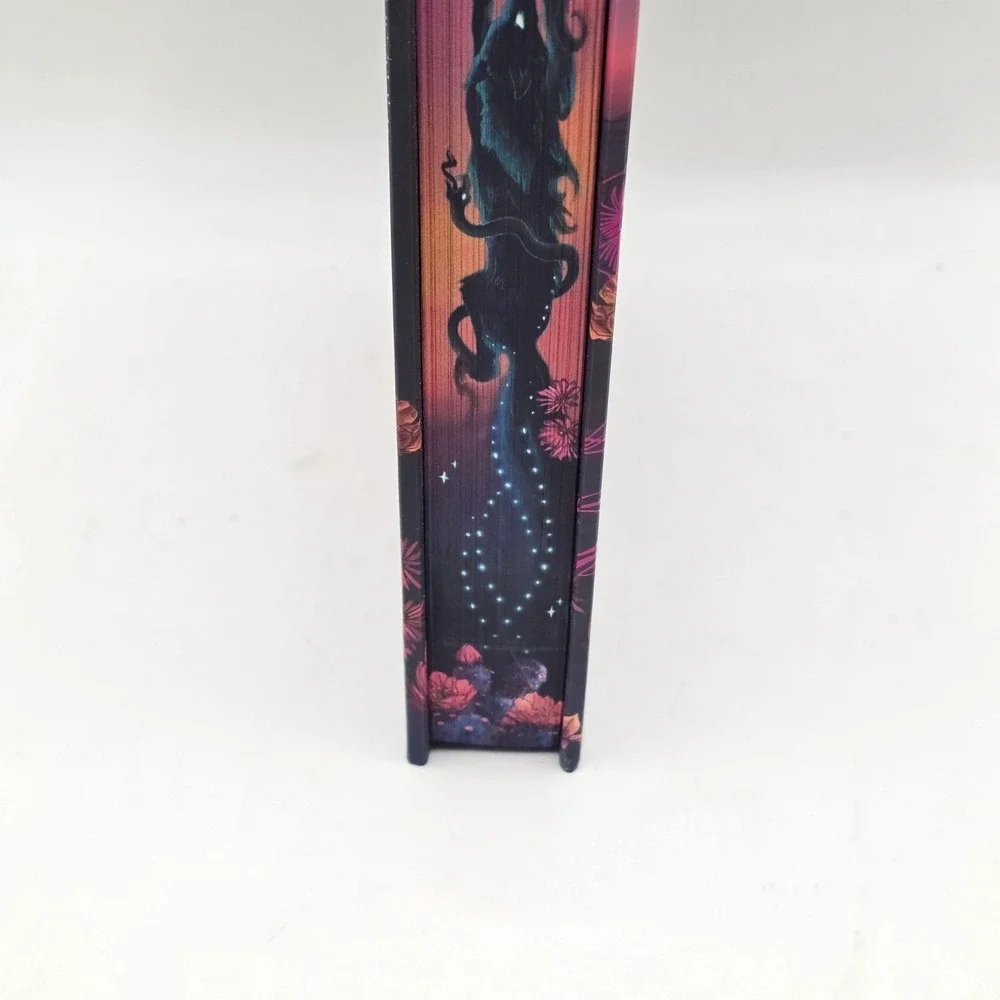 Kim Harrison Three Kinds of Lucky Hardcover Purple‎ Sprayed Edges Fantasy Book
